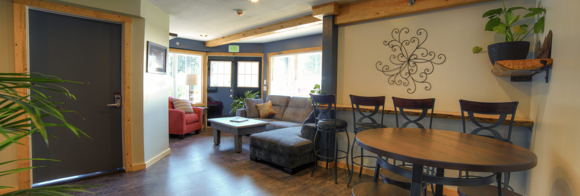 Ski Inn — boutique mountain lodge in Girdwood, Alaska